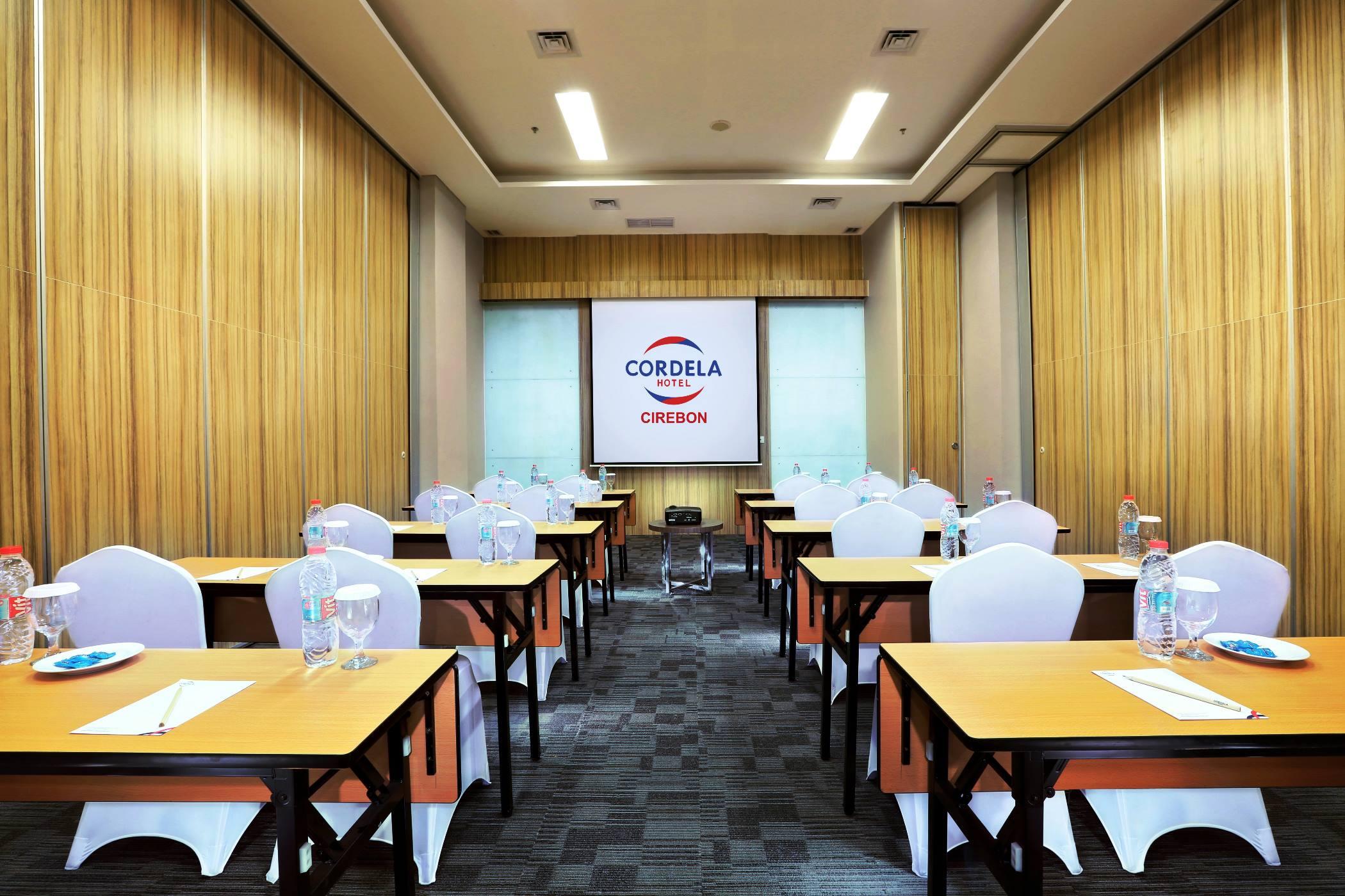 โรงแรมคอร์เดลา จิเรบอน ภายนอก รูปภาพ
